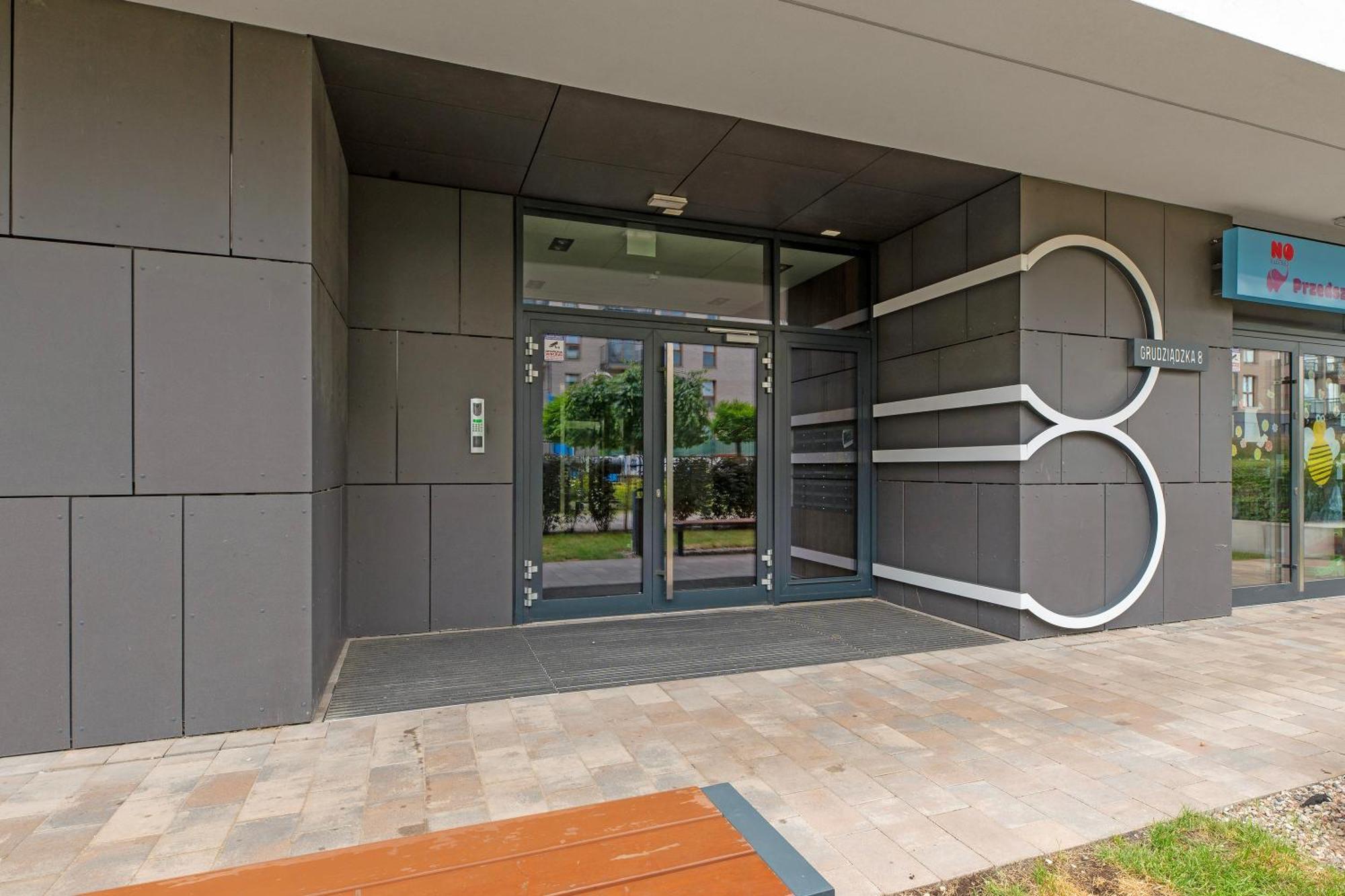 Zajezdnia Wrzeszcz Seaside & Parking By Downtown Apartments Gdansk Exterior photo